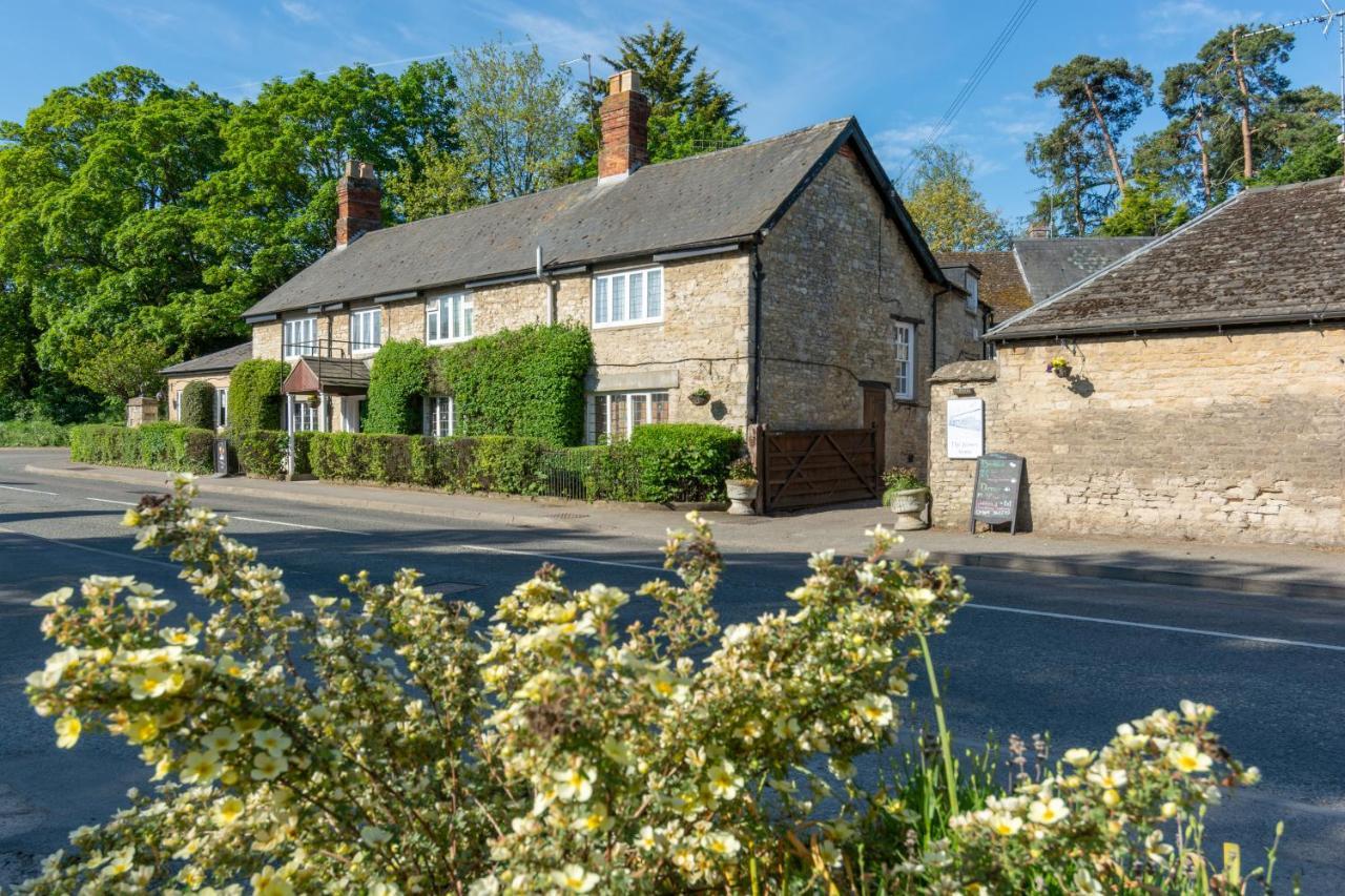 Jersey Arms Hotel Bicester Buitenkant foto