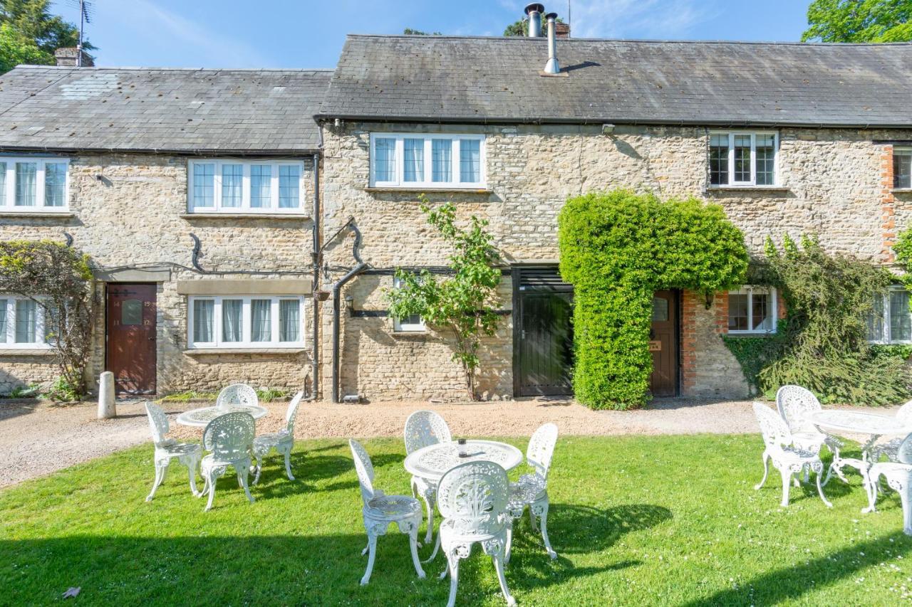 Jersey Arms Hotel Bicester Buitenkant foto